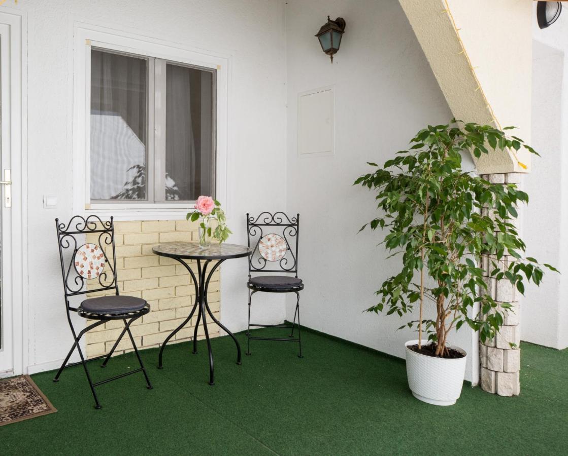 Panzio Status Apartment Hajduszoboszlo Exterior photo