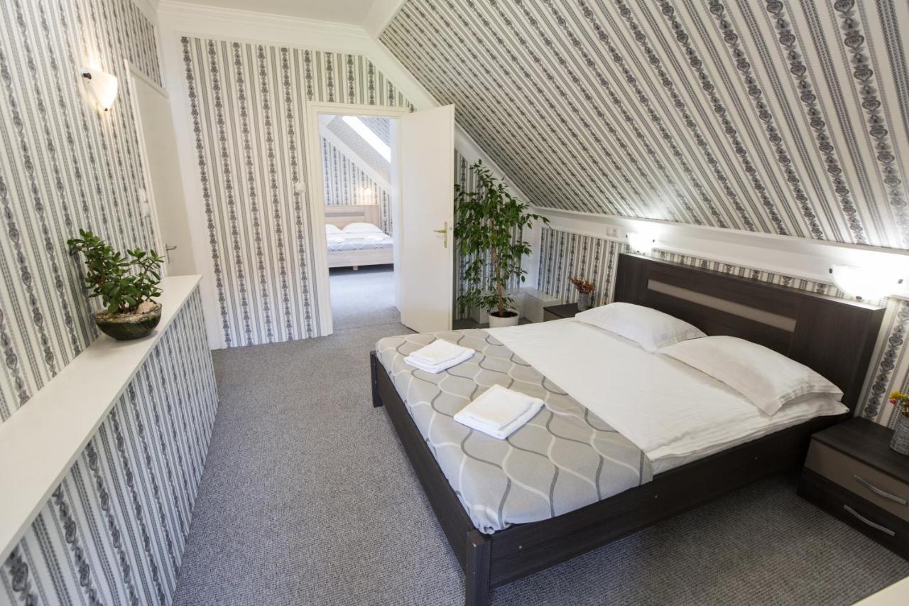 Panzio Status Apartment Hajduszoboszlo Exterior photo