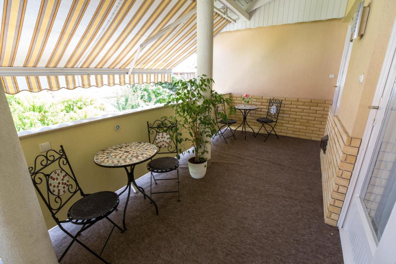 Panzio Status Apartment Hajduszoboszlo Exterior photo