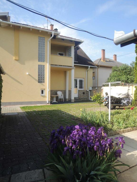 Panzio Status Apartment Hajduszoboszlo Exterior photo