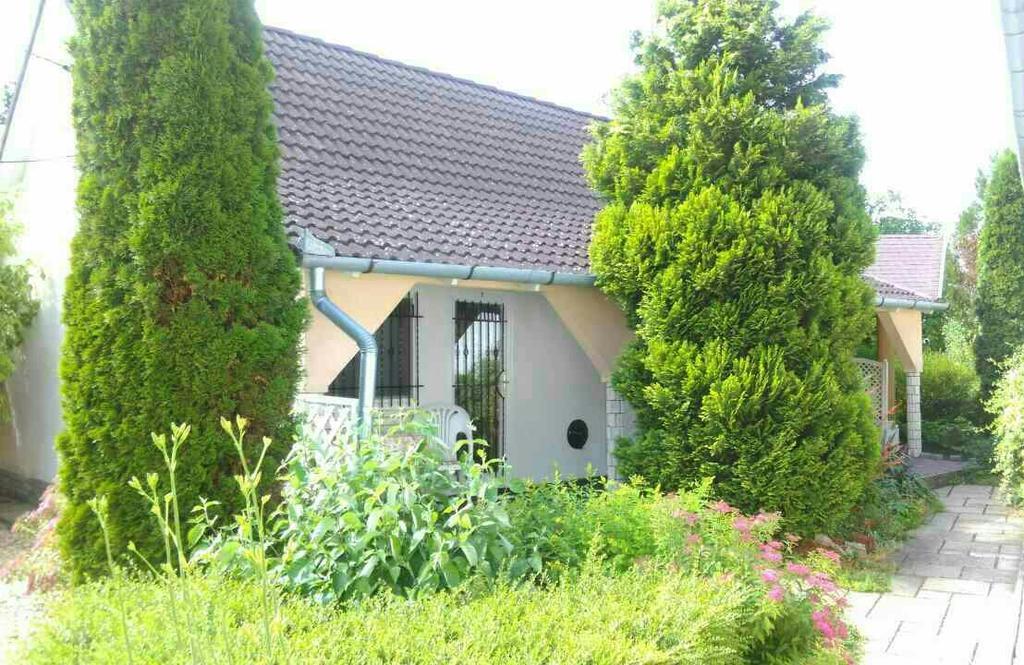 Panzio Status Apartment Hajduszoboszlo Exterior photo
